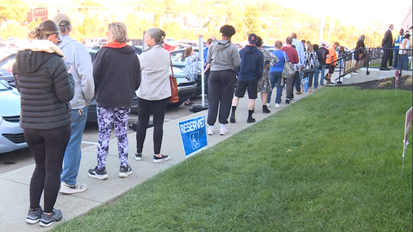 Voters lining up at the Hamilton County Early Vote Center in Cincinnati.